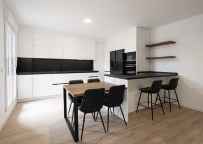 Cocina moderna en forma de “C”